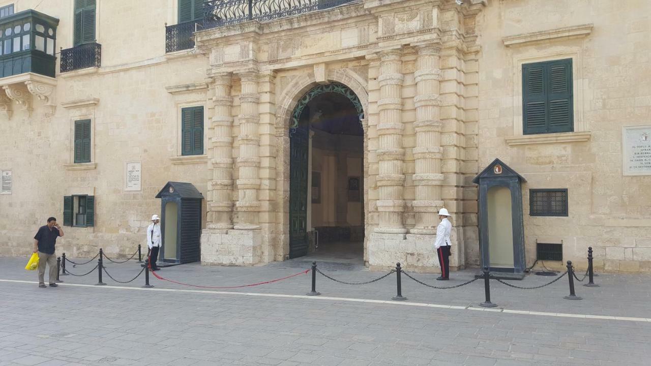 Valletta Main Street Apartment Экстерьер фото
